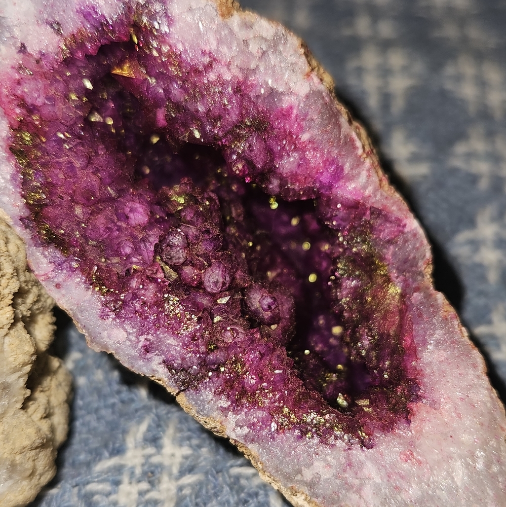 3 Geode rocks - Picture 4 of 8